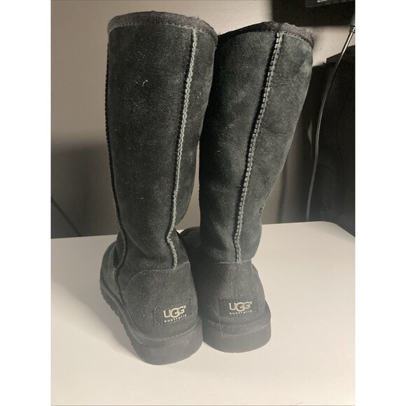 Ugg Australia Women's Classic Slip-On Black Boots (Women’s Size 7) - Picture 6 of 7